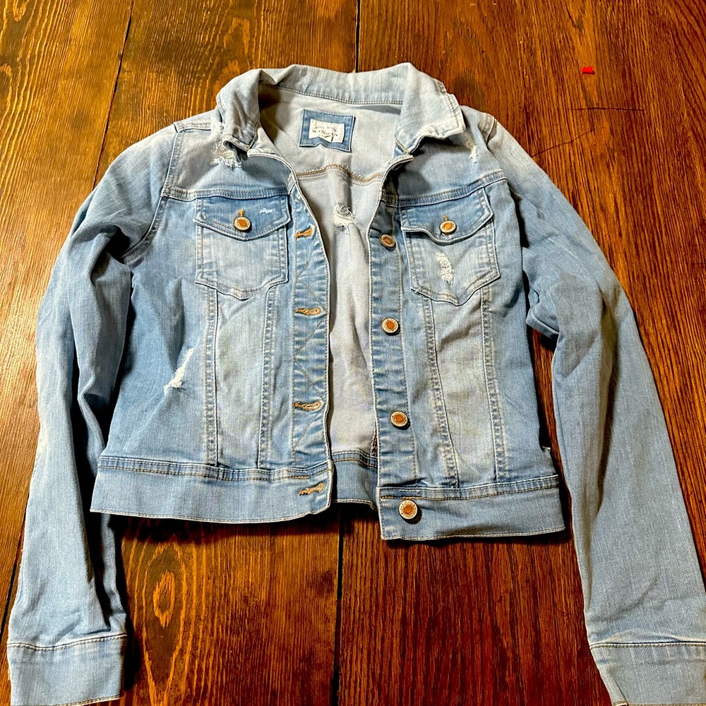 Nice ripped style jean jacket